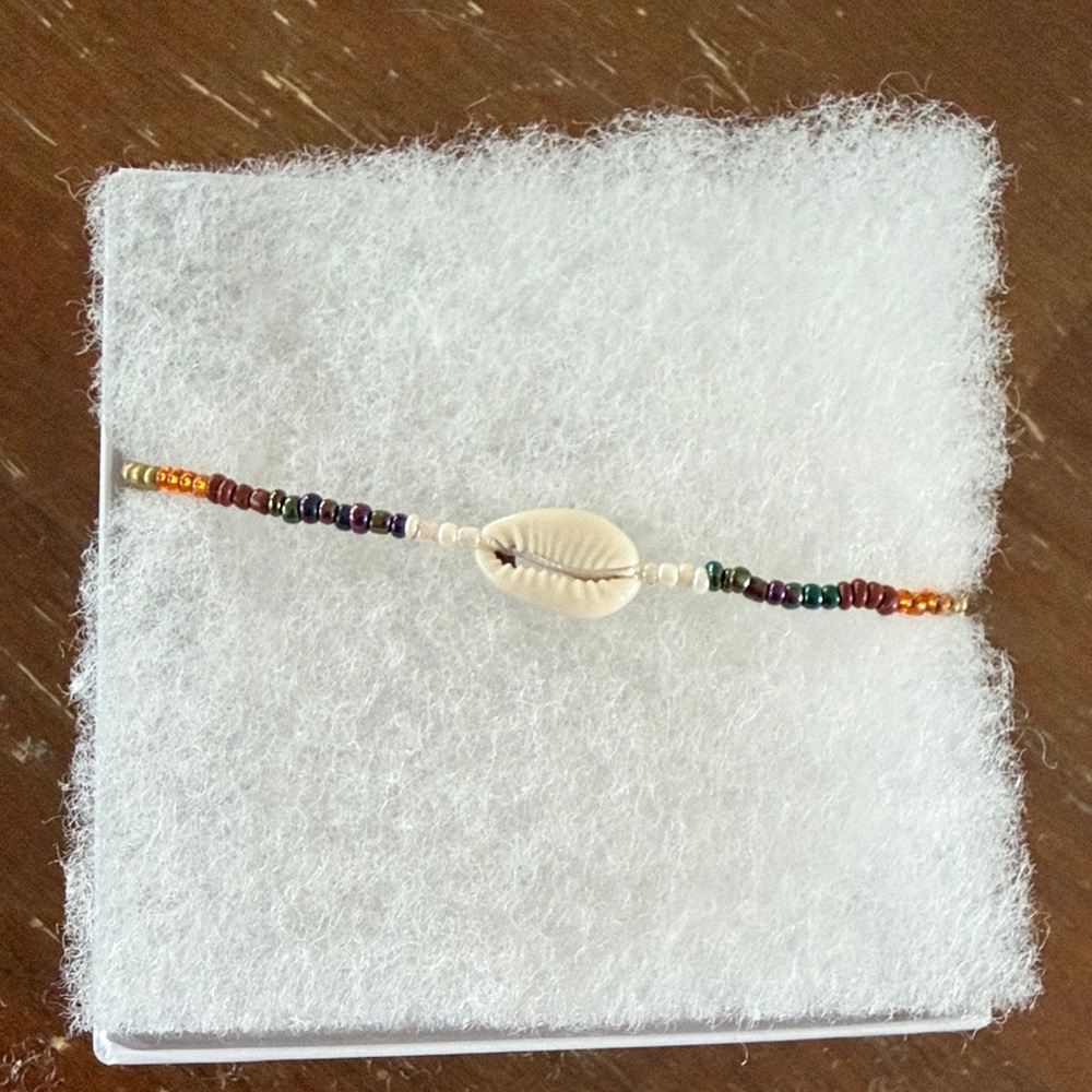 lotus and luna beaded shell pull bracelet